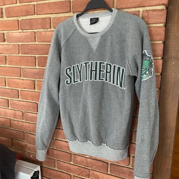 Tops - Universal Studios Syltherim Crew Neck Sz S